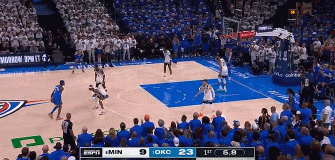 錦上添一花！SGA突破被包夾 卡森-華萊士接球命中壓哨三分！