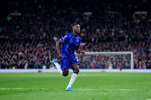 能否帶來好運(yùn)？歐協(xié)聯(lián)賽前，切爾西大將凱塞多染了一頭金發(fā)