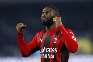 斯基拉：英超俱樂(lè)部對(duì)托莫里感興趣，米蘭新帥將決定他的未來(lái)