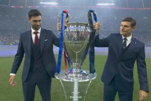 獎杯來了！薩內(nèi)蒂、帕斯托雷攜大耳朵杯入場