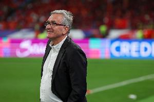 魯媒：國足首發(fā)已有眉目，韋世豪、王鈺棟最有可能搭檔張玉寧