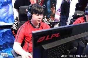 純純盡力！shad0w戰(zhàn)到最后 兩局對位打爆jiejie 自己不C隊伍就遭完虐