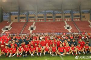 驕陽(yáng)似火 熱情不減 | 一線隊(duì)球迷開(kāi)放日火爆舉行