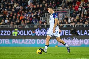 羅馬諾：布萊頓1000歐+浮動(dòng)簽維羅納后衛(wèi)庫(kù)博拉，Here We Go！