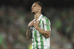 樹先種上？貝蒂斯CEO談安東尼進(jìn)展：還早，轉(zhuǎn)會(huì)工作要慢慢做