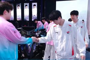 鐵骨錚錚這一塊！Bin賽后碰拳不彎腰遭網(wǎng)友質(zhì)疑：腰是彎不下來嗎？