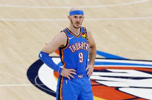 大場面球員！卡魯索本賽季常規(guī)賽0場20+而總決賽兩場 歷史首人