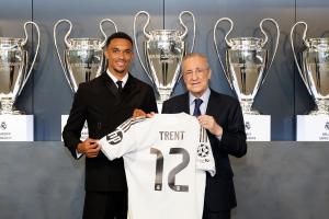 首秀在即！馬卡：阿諾德和懷森將首發(fā)出戰(zhàn)利雅得新月