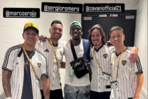 曼聯(lián)隊(duì)友集合！博格巴社媒曬與卡瓦尼、羅梅羅、埃雷拉、羅霍合影