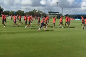 備戰(zhàn)本菲卡！拜仁官方：所有29名球員全部參加今日訓(xùn)練課