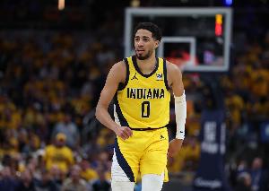 曾令旭：哈利這次受傷是我見(jiàn)過(guò)所有跟腱傷里最直觀的 大概率斷了