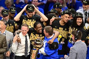 瘋了瘋了俄城市長(zhǎng)：要把7月的20多天設(shè)為雷霆每個(gè)人的紀(jì)念日