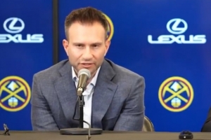 掘金運(yùn)營(yíng)副總裁：我們會(huì)更多關(guān)注自由球員市場(chǎng) 而不是交易