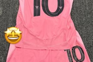 被你全包了登貝萊更新社媒，曬出梅西的球衣、球褲、球鞋