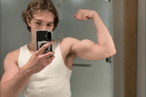 FLY輔助Busio賽后亮肌肉照：北美 > 歐洲