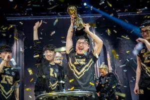 都說18年的RNG除了S賽，全年都是無敵的，吧友們印象中還有哪些隊伍在哪年無敵？