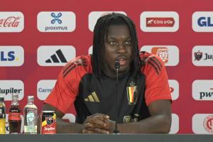 記者：截至昨天下午，勒沃庫森仍在巴卡約科競爭中領(lǐng)先