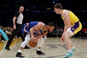 高爾夫名人賽成績：庫里第5 小里13 卡禿17 庫爹27！