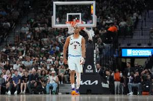 登炮再聚首？美記：保羅預(yù)計會跟隨比爾的腳步加盟快船