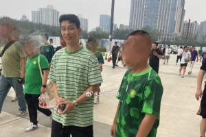 為老東家加油！巴頓抵達工體現(xiàn)場觀戰(zhàn)國安vs申花