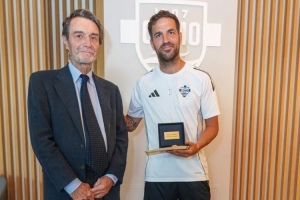 小法獲倫巴第大區(qū)最高獎(jiǎng) 表彰其出色執(zhí)教成績(jī)&為科莫吸引旅游人士