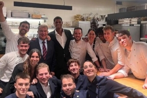 郵報(bào)：拉什福德與拉波爾塔等俱樂部高層共進(jìn)晚餐，慶祝他加盟巴薩