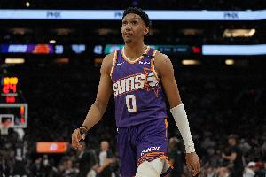 美記：太陽不愿在庫明加交易搭上鄧恩 他們相信后者能成為優(yōu)秀3D