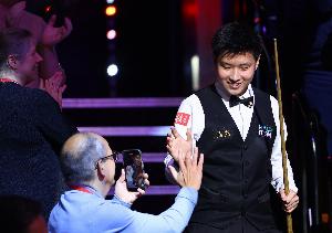 大勝！趙心童職業(yè)生涯第二次擊敗丁俊暉，創(chuàng)雙方交手比分最大差距