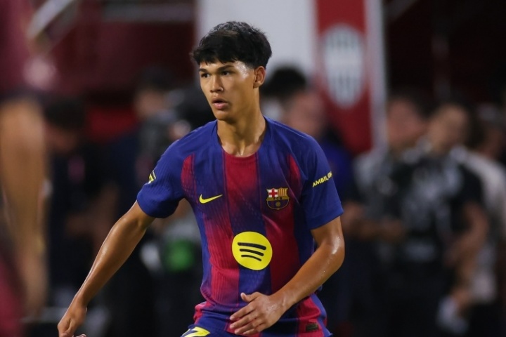 每體：菲律賓希望歸化巴薩17歲天才德羅，他的表現(xiàn)在當(dāng)?shù)匾疝Z動(dòng)