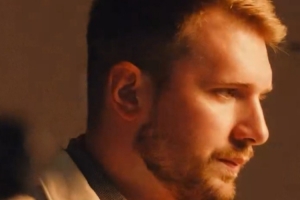 東契奇曬個(gè)人簽名鞋宣傳活動(dòng)Vlog！詹姆斯評(píng)論：