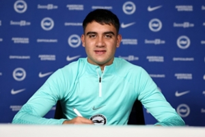 羅馬諾：多特就布納諾特的轉(zhuǎn)會正進(jìn)行談判，目前等待布萊頓的決定