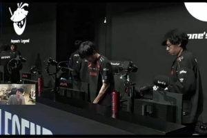 姿態(tài)：咪醒回不回歸跟Scout狀態(tài)沒關(guān)系啊 現(xiàn)在是Scout也在發(fā)瘋