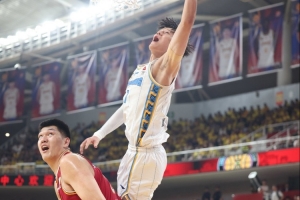 媒體人：曾凡博原有意今夏再次挑戰(zhàn)NBA CBA半決賽受傷打亂了計(jì)劃