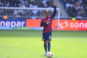 記者：切爾西仍在與萊比錫商談西蒙斯轉(zhuǎn)會(huì)，萊比錫等待正式報(bào)價(jià)