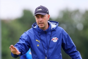 萊比錫主帥：古拉茨和范德沃羅特都表現(xiàn)不錯(cuò)，誰當(dāng)主力還要再觀察