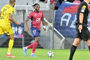 未來的法國(guó)國(guó)腳！隊(duì)報(bào)：阿森納等俱樂部有意20歲雷恩中衛(wèi)雅奎特