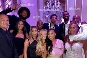 老友重逢！哈利伯頓&巴格利&哈里森-巴恩斯參加前國王助教的婚禮