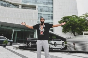 丁威迪中國行——???入職361° 多年的同事，今天來上班了～