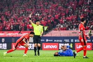 博主：英格蘭裁判安德魯吹上海德比純屬瞎猜，他明晚回曼徹斯特