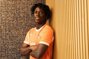 官方：水晶宮前鋒埃比沃維轉(zhuǎn)會(huì)布萊克浦，簽約兩年