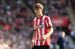 天空：圣徒對(duì)迪布林要價(jià)4500萬(wàn)鎊+高額獎(jiǎng)金，埃弗頓不愿滿足