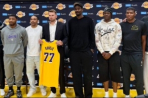 馬刺續(xù)?？怂沟?億2，湖人續(xù)盧卡的1億6？