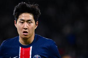 馬卡：李剛?cè)蕦で笾髁ξ恢貌慌懦x開巴黎，那不勒斯和曼聯(lián)均有意