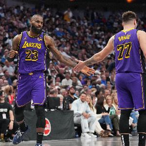 名記：詹姆斯與管理層和隊(duì)友的溝通一切正常 沒有想離開的跡象