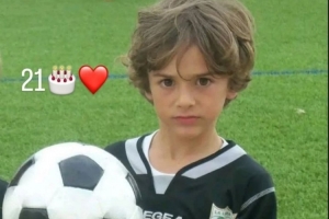 生日快樂(lè)！加維社媒曬兒時(shí)照片慶祝21歲生日