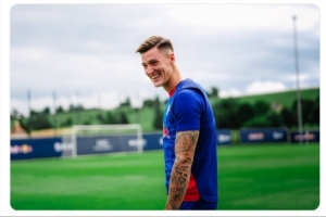 無視轉(zhuǎn)會傳聞！萊比錫官方曬塞斯科訓(xùn)練照