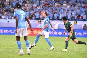 記者：深圳隊(duì)今天正常訓(xùn)練卡爾采夫參加訓(xùn)練，球隊(duì)明天兵發(fā)鄭州