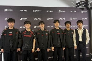 JDG賽后群訪 教練：大家有什么想法都說出來 一起加油吧