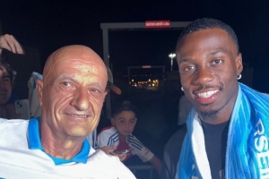 羅馬諾：在馬賽與尤文達成協(xié)議后，小維阿已抵達馬賽