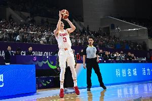 迅速反彈！胡明軒13分鐘9中5砍半場最高14分 三分7中4